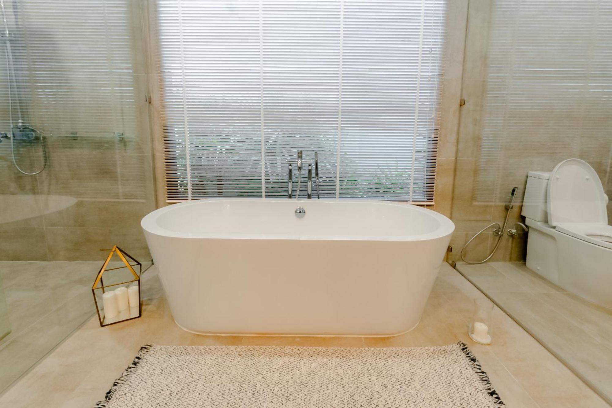 Fully Renovated Pool 4br Bangtao And Layan In Cheong Thalea, Vila *